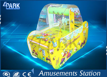 Μηχανή παιχνιδιών αγώνα Arcade σφαιρών λαχειοφόρων αγορών μάχης μελισσών παιχνιδιού παιδιών κίτρινη